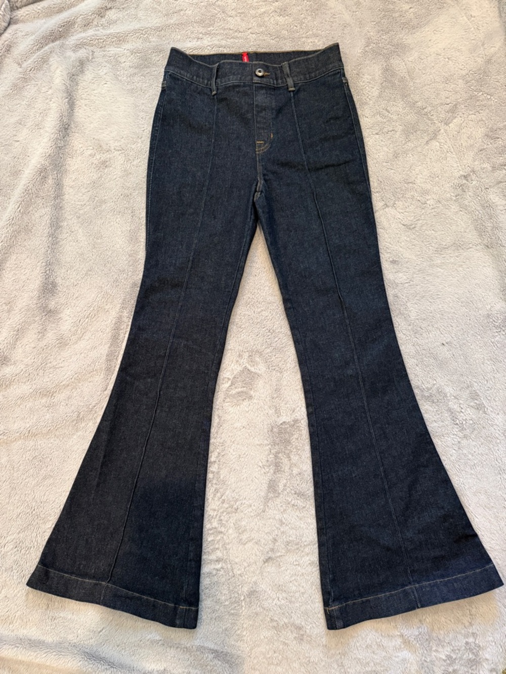SPANX Pintuck Flare Jeans Size Small
